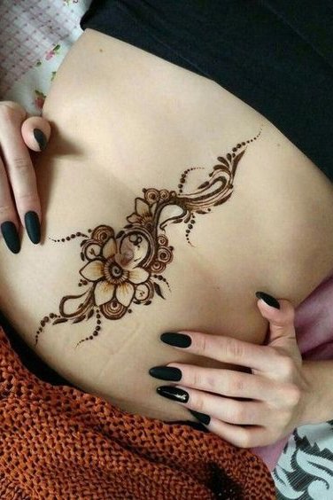 henna tattoo on stomach