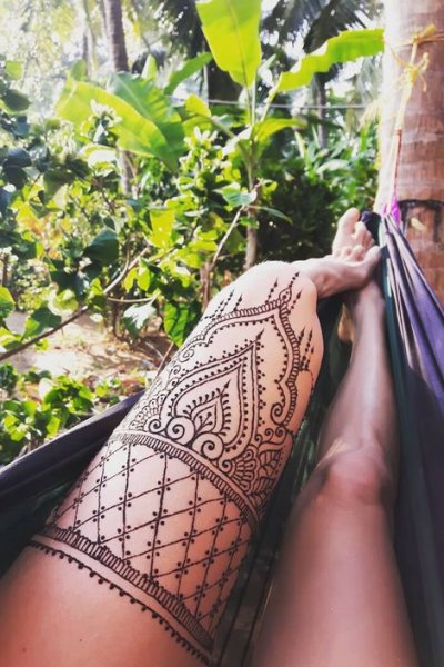 black henna tattoo designs on thigh